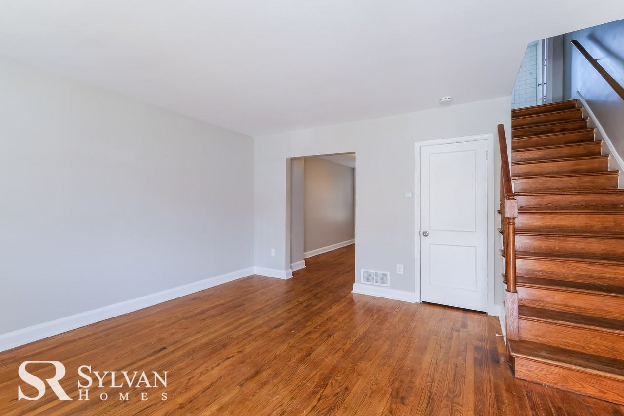 2117 Redthorn Rd - Photo 3 of 12