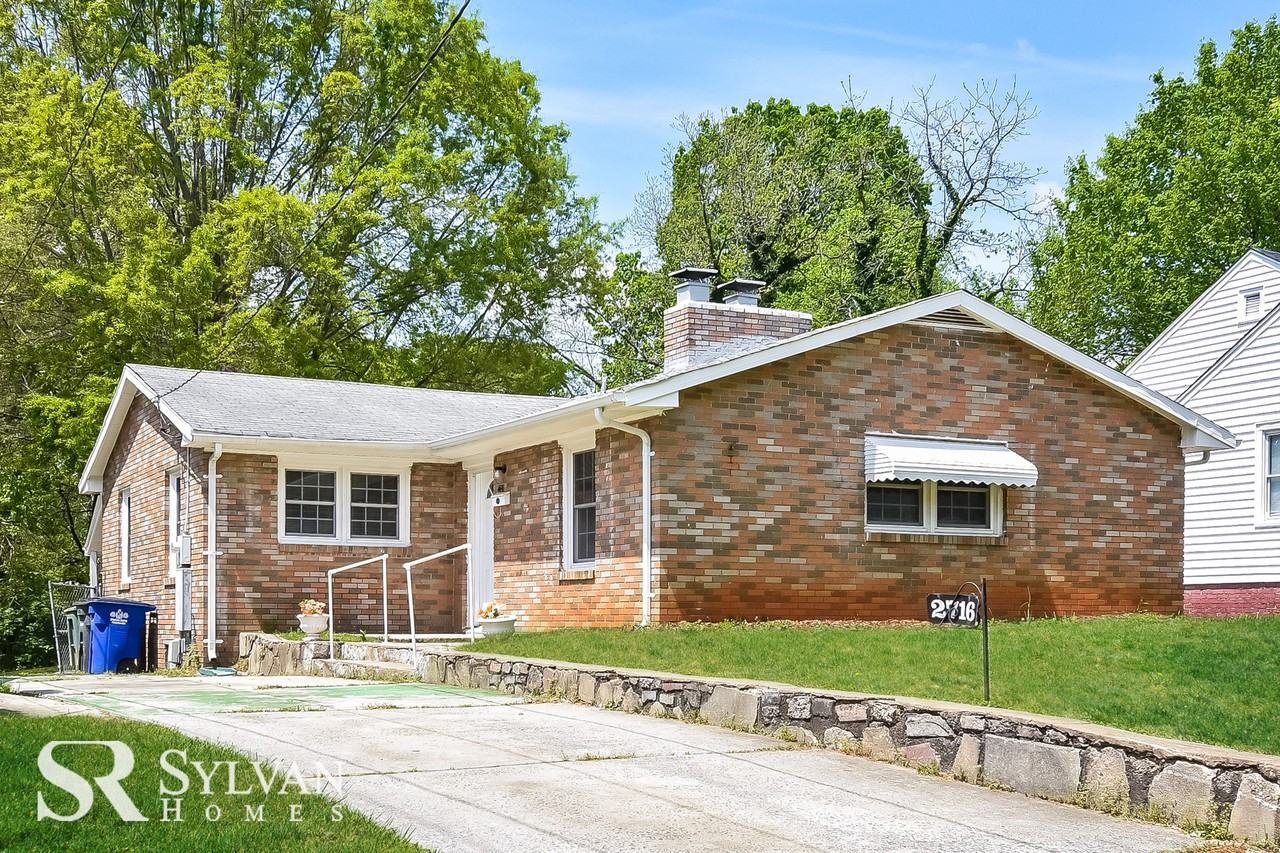 2716 Stokes Ave - Photo 2 of 14