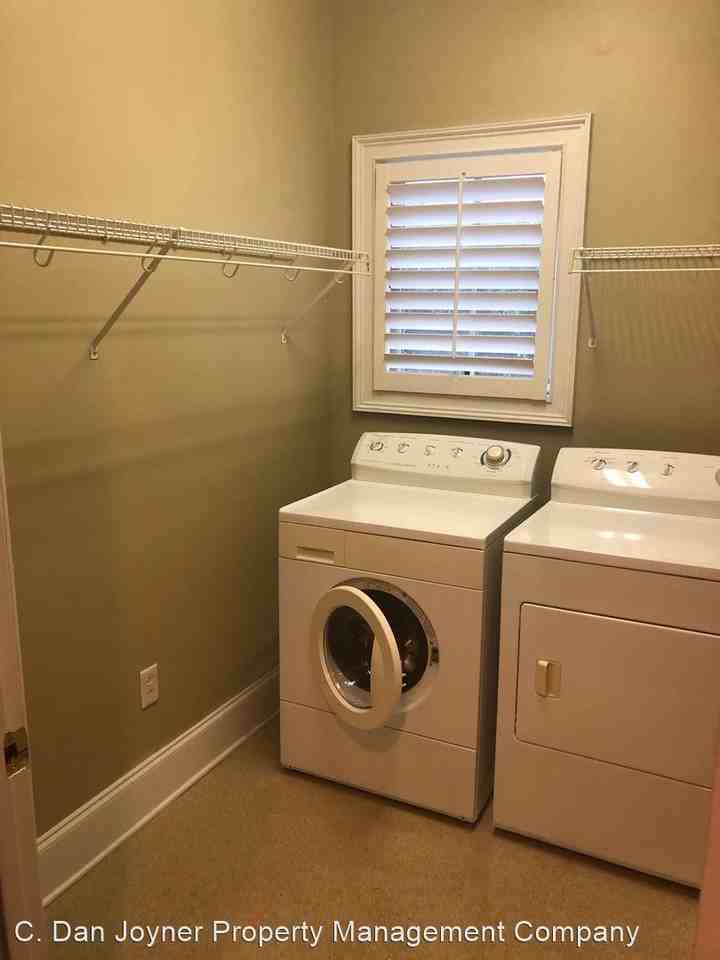 202 Butler Ave - Photo 3 of 14