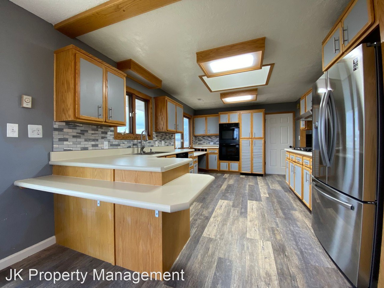 23 Windsor Ln - Photo 2 of 21