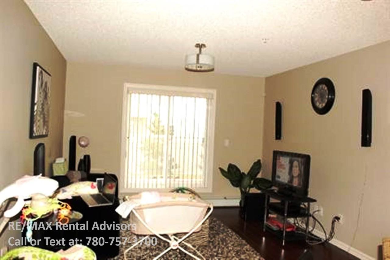 2203 44 Ave Nw - Photo 3 of 7