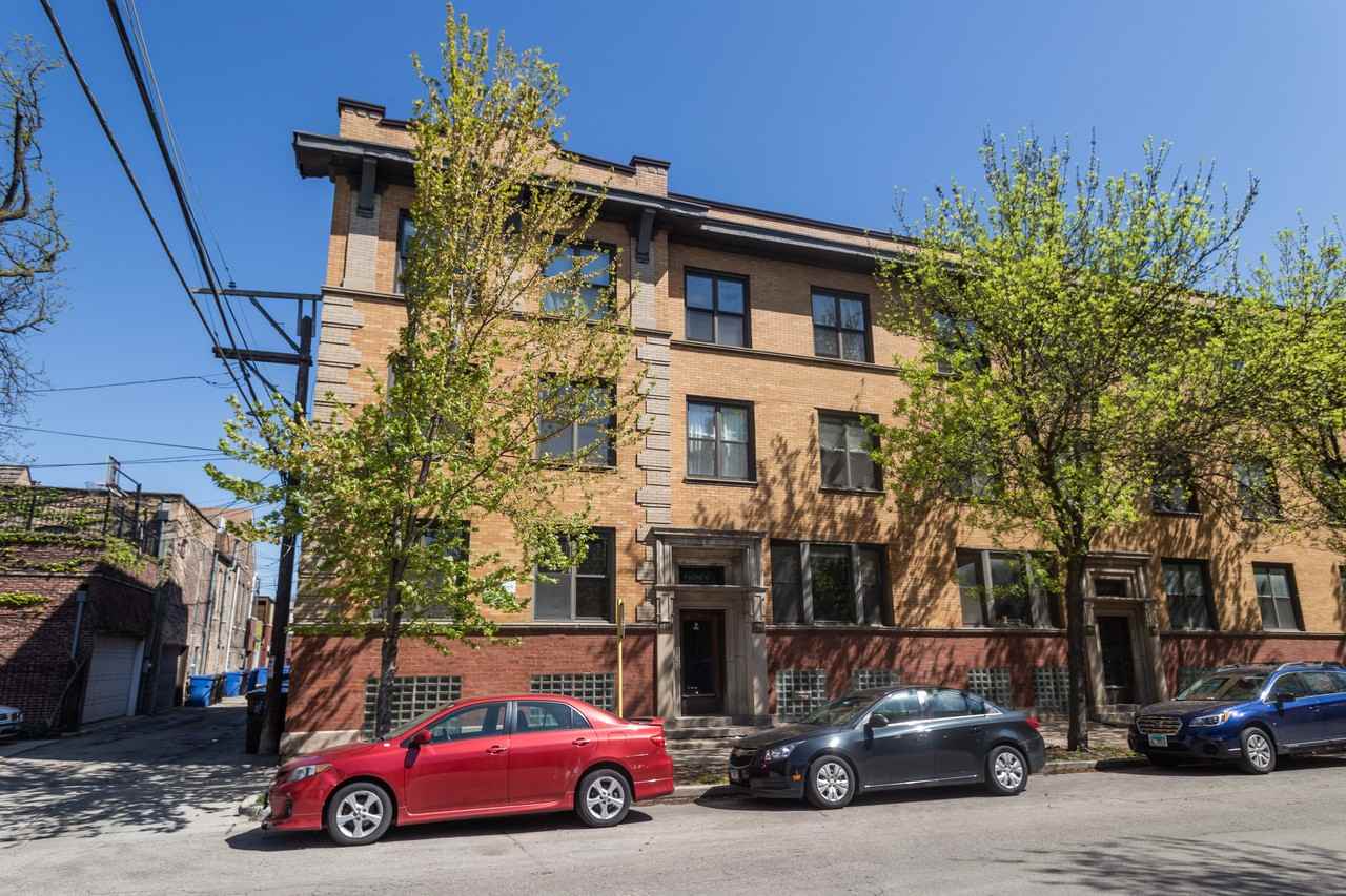 1110 West Dickens Avenue #1 - Photo 2 of 14