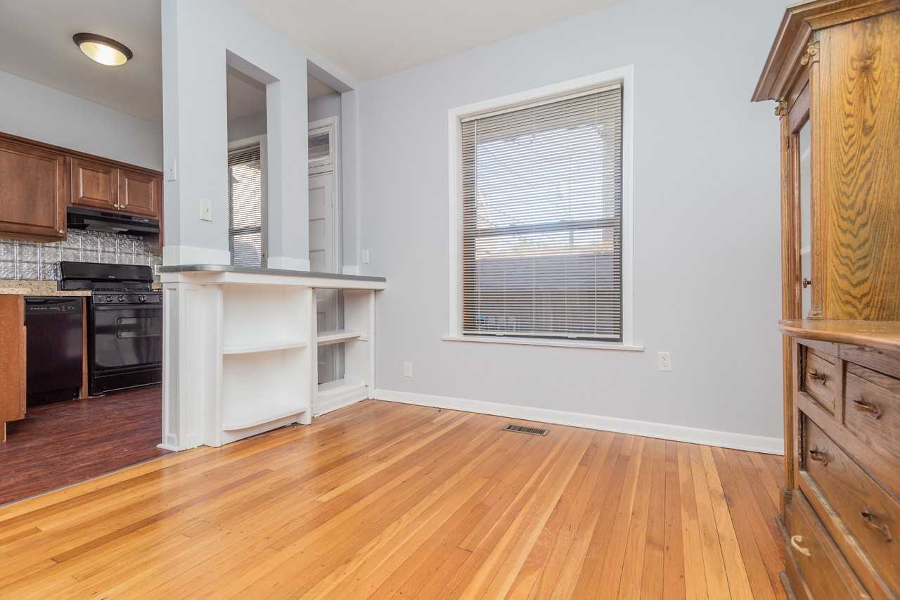 1110 West Dickens Avenue #1 - Photo 6 of 14