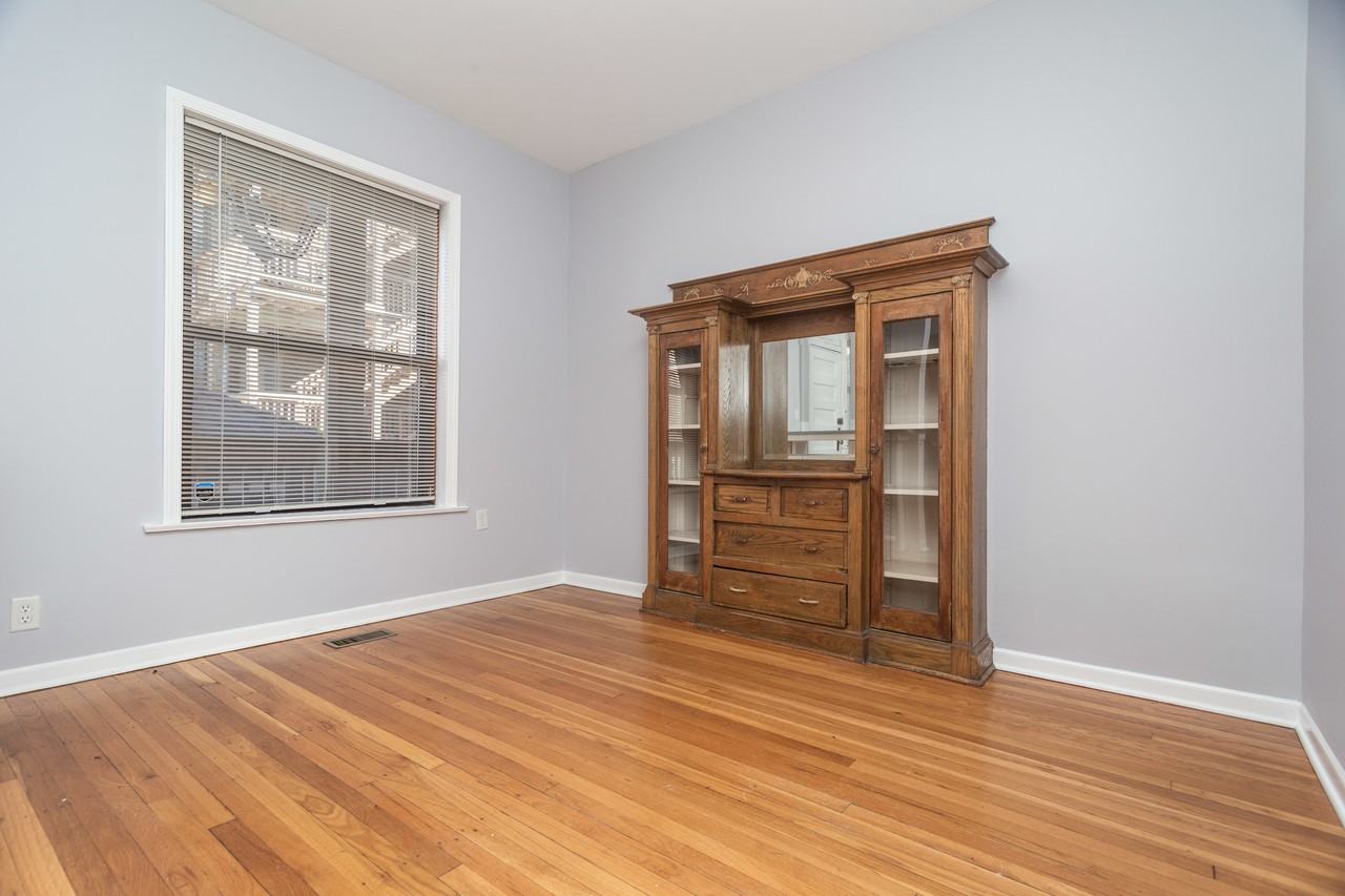 1110 West Dickens Avenue #1 - Photo 5 of 14