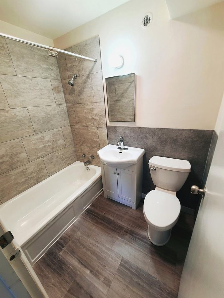 1910 Main St #6 - Photo 3 of 7