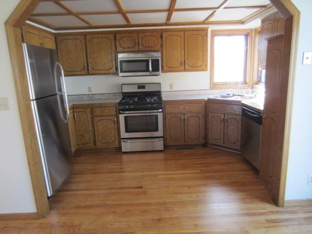 7925 Bryant Ave N - Photo 2 of 13