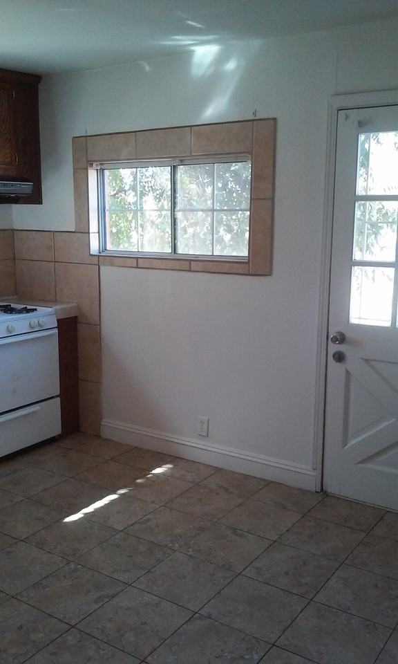 206 Wiseman St - Photo 2 of 4