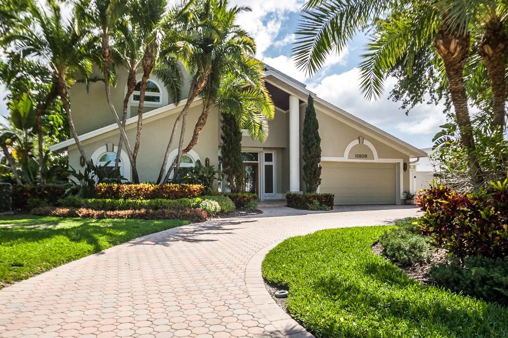 10109 Tarpon Dr - Photo 2 of 31