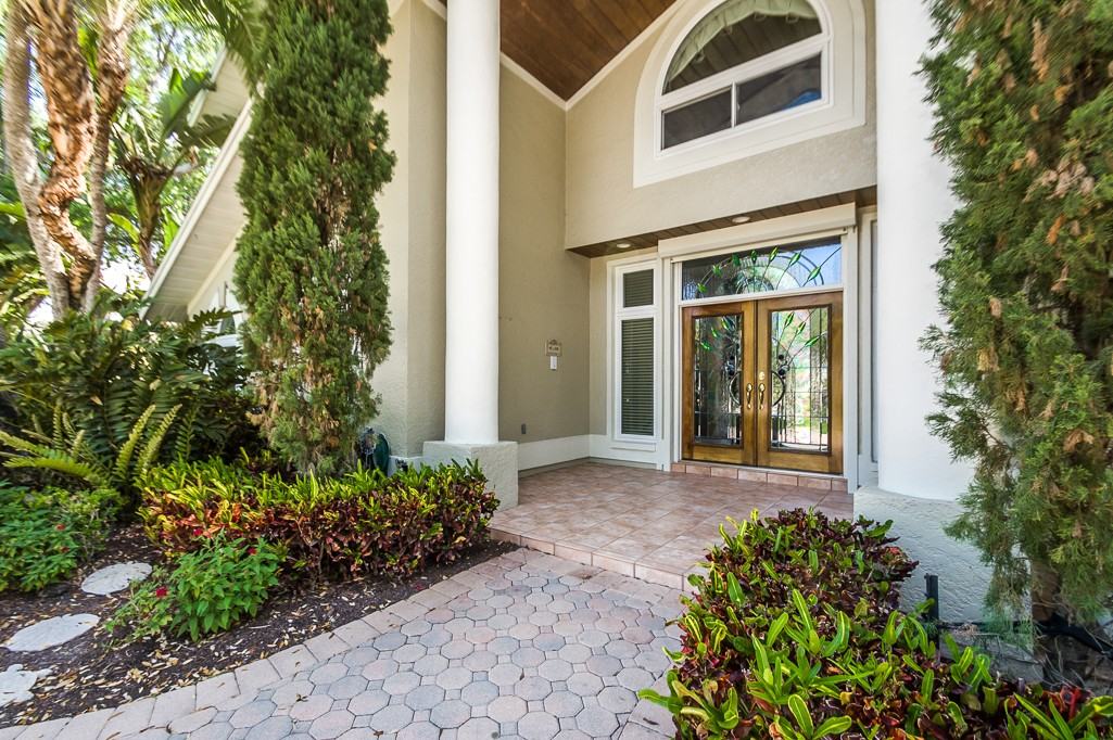 10109 Tarpon Dr - Photo 3 of 31