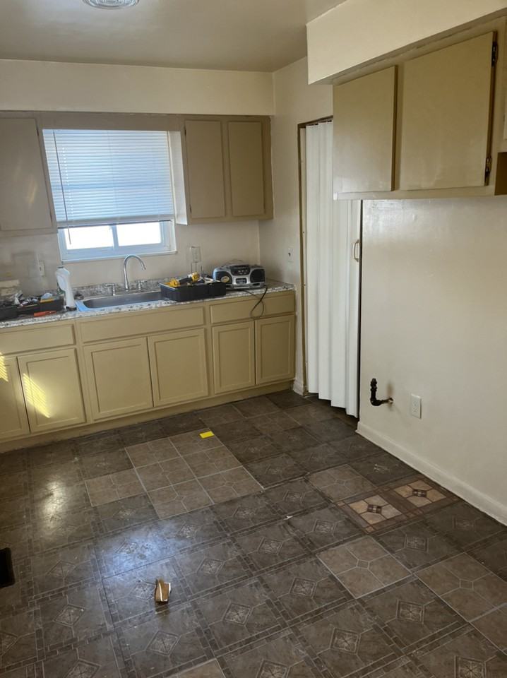 8912 Schaefer Highway - Photo 4 of 11