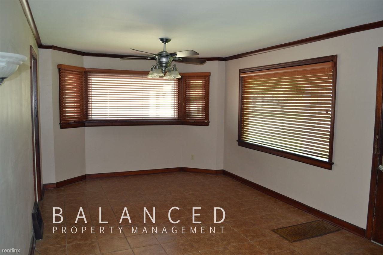 1019 Sw Lincoln St - Photo 2 of 4