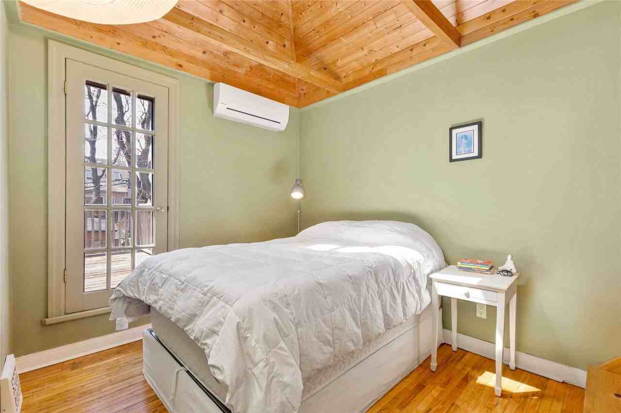 34 Runnymede Road - Photo 3 of 11