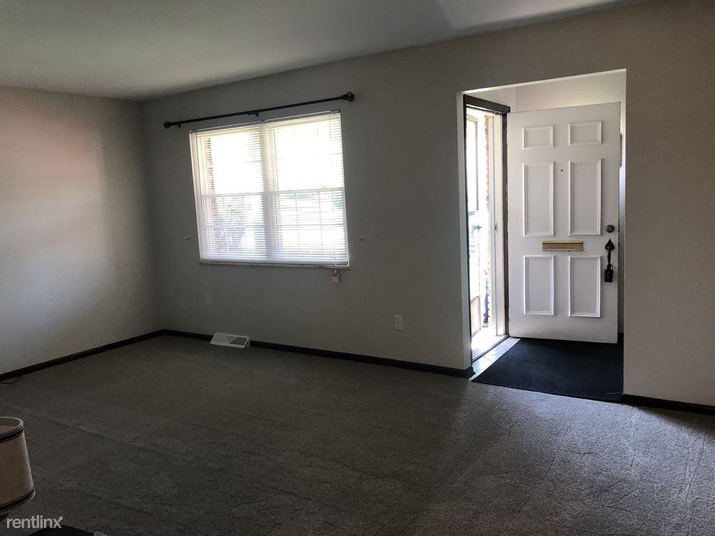 1515 Bradshire Dr - Photo 3 of 9