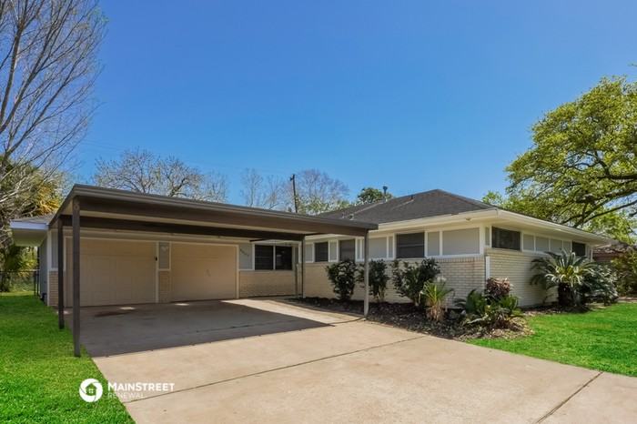 9007 Sandpiper Dr - Photo 3 of 16