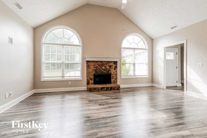 91 Albert Ln - Photo 2 of 15