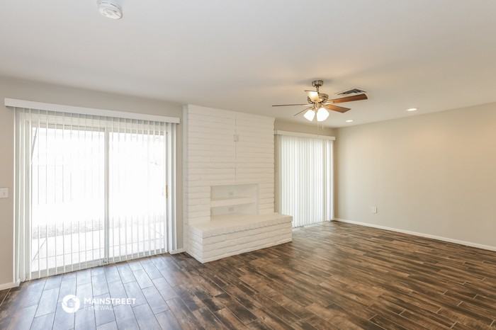 1102 E Millett Ave - Photo 3 of 16