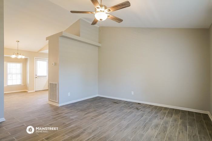 105 Stephenson Farm Ln - Photo 3 of 16