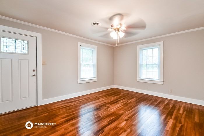 6738 Blocker St - Photo 3 of 16