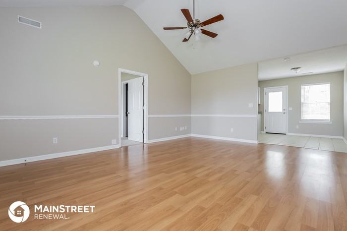 330 Needham Blvd - Photo 2 of 15