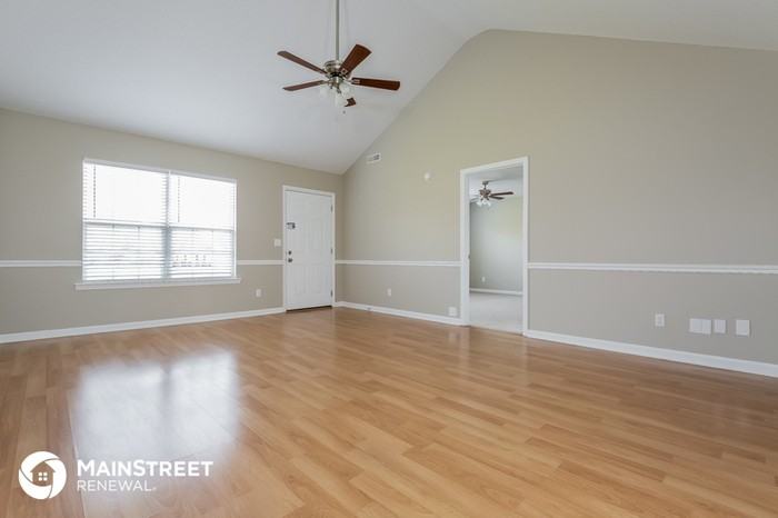 330 Needham Blvd - Photo 3 of 15