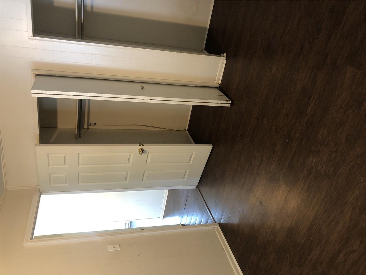 117 N Olive St - Photo 5 of 8