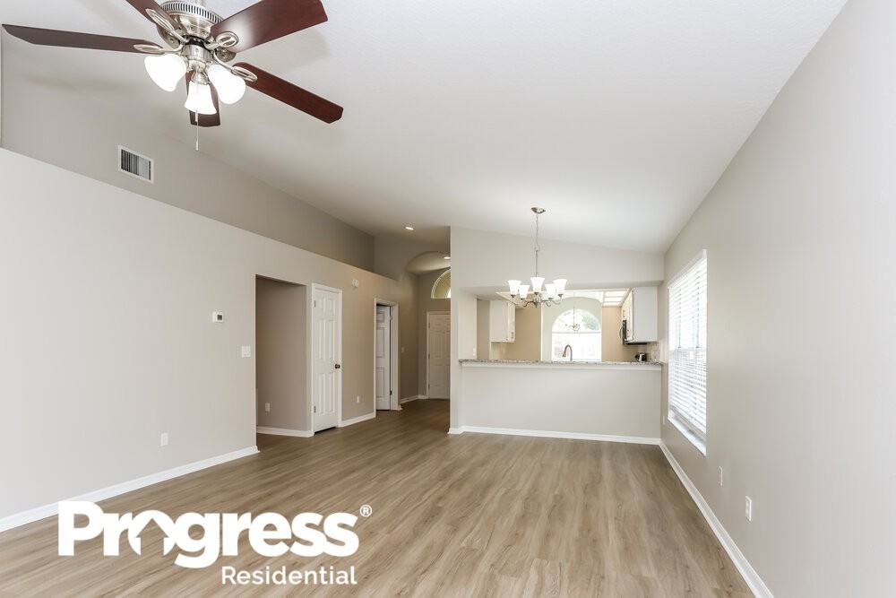 2013 Thornbush Pl - Photo 3 of 16