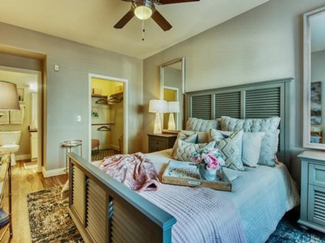 1464 S Stapley Dr - Photo 6 of 15