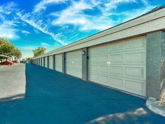1464 S Stapley Dr - Photo 4 of 15