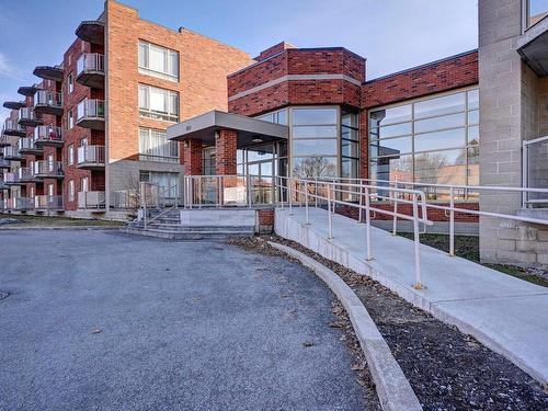 650 Boulevard Marcel-Laurin - Photo 2 of 3