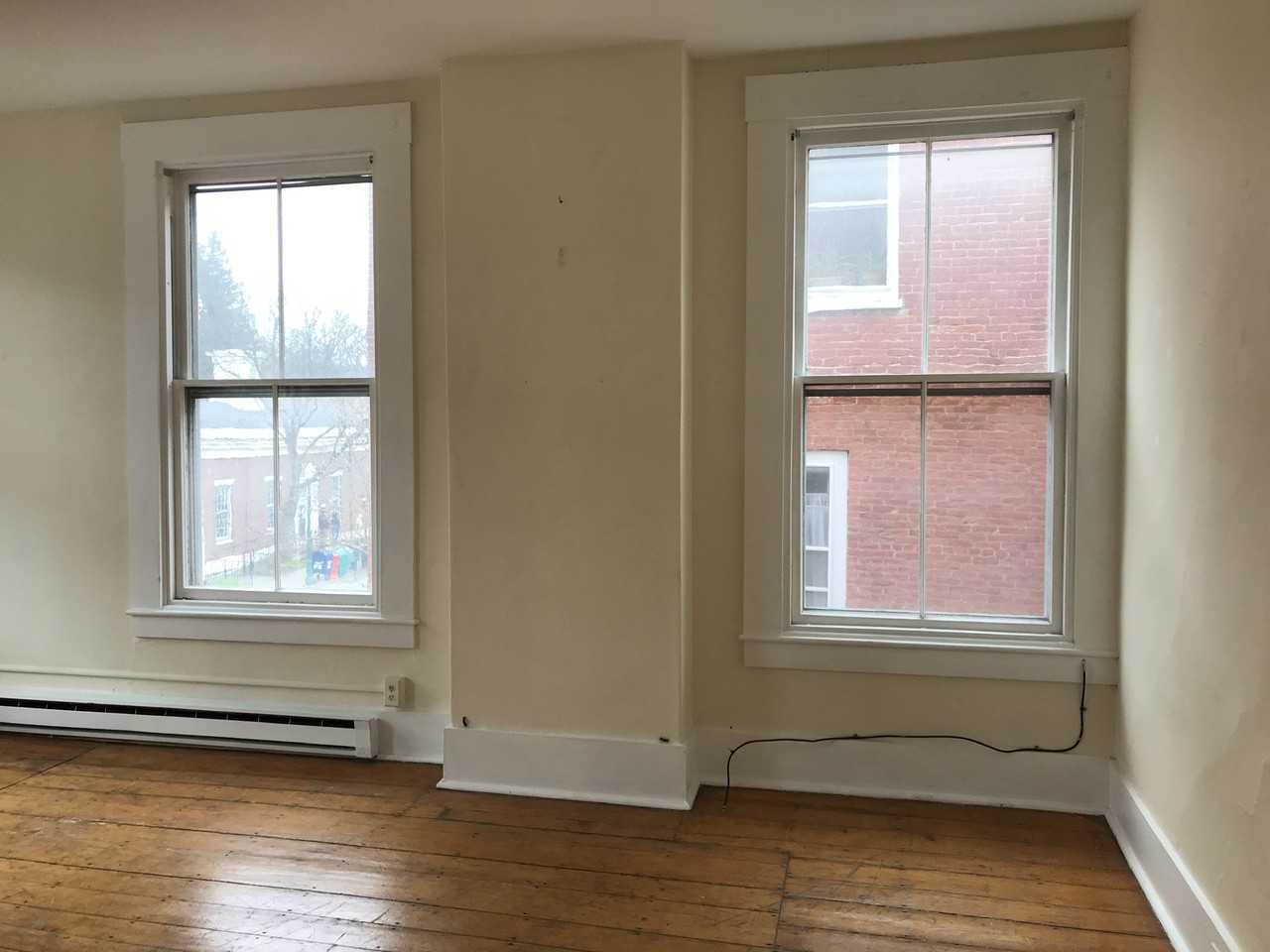 33 Central St - Photo 2 of 4