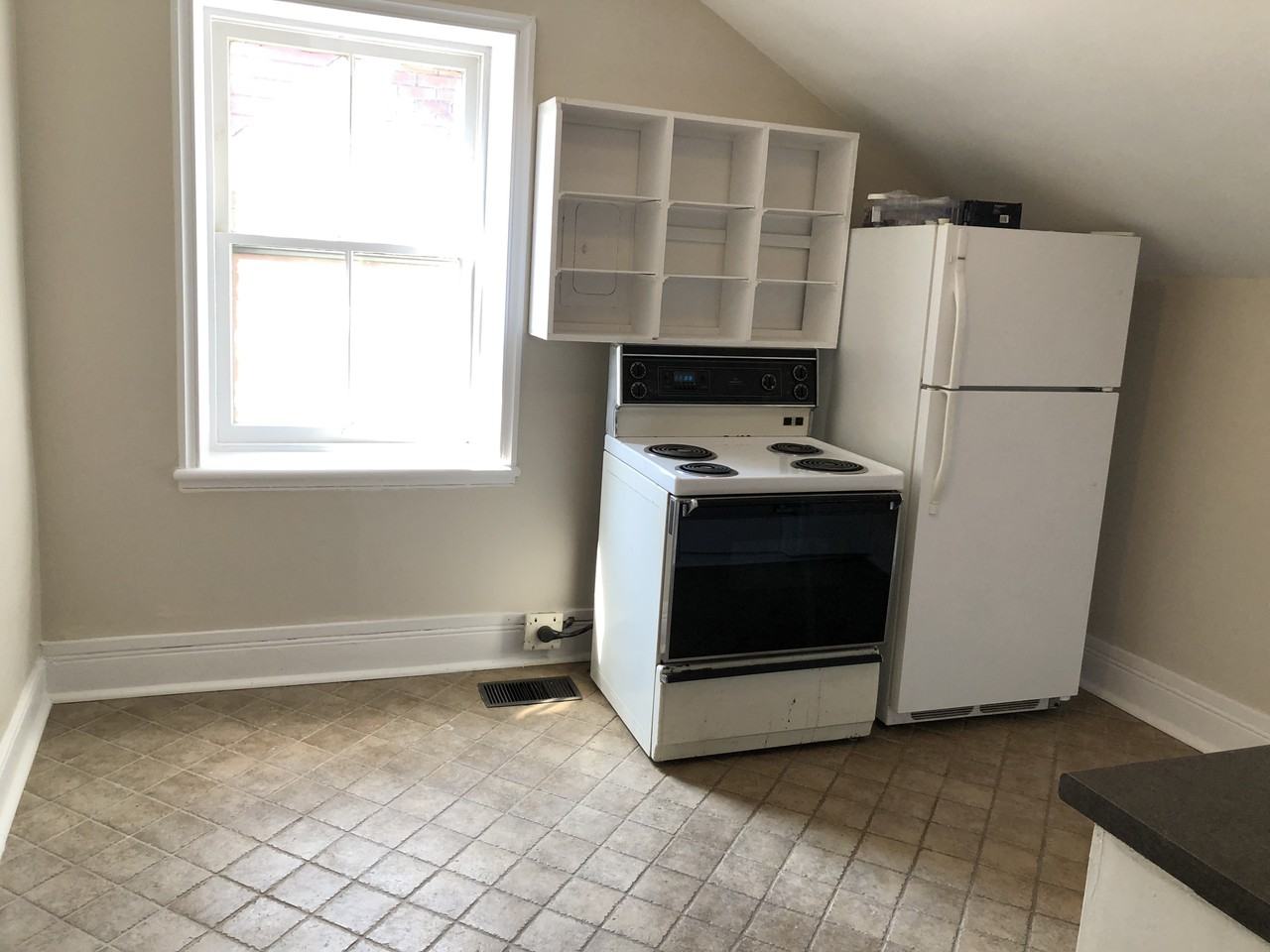 96 Arthur Street North #B - Photo 2 of 13