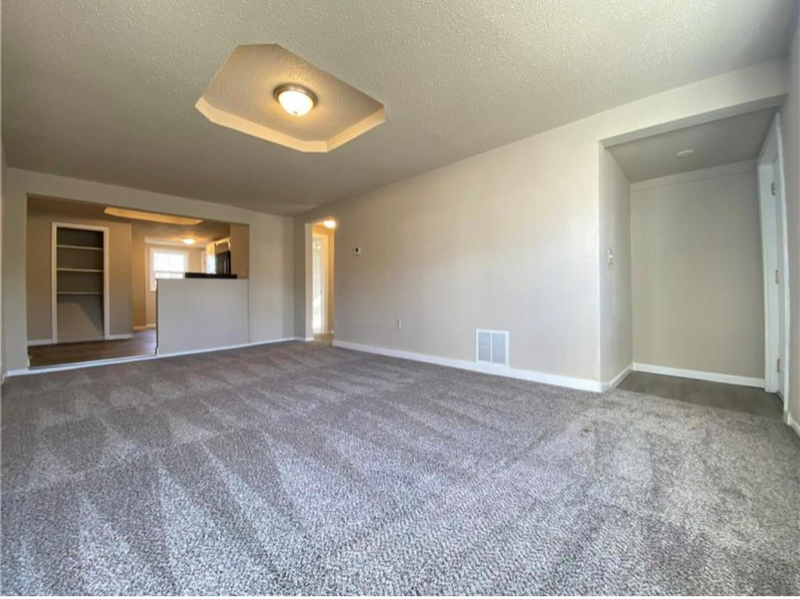 3440 Easton Boulevard - Photo 2 of 8