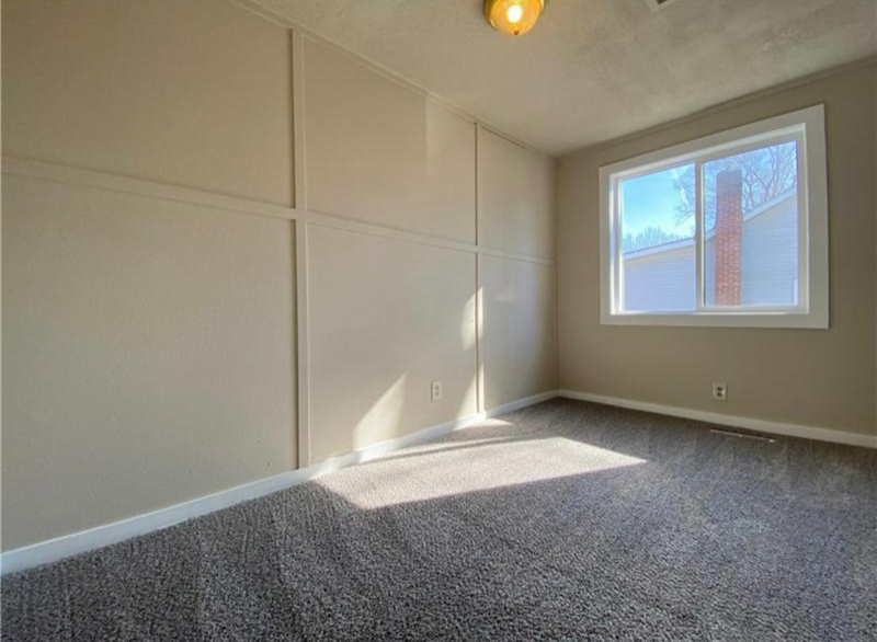 3440 Easton Boulevard - Photo 4 of 8