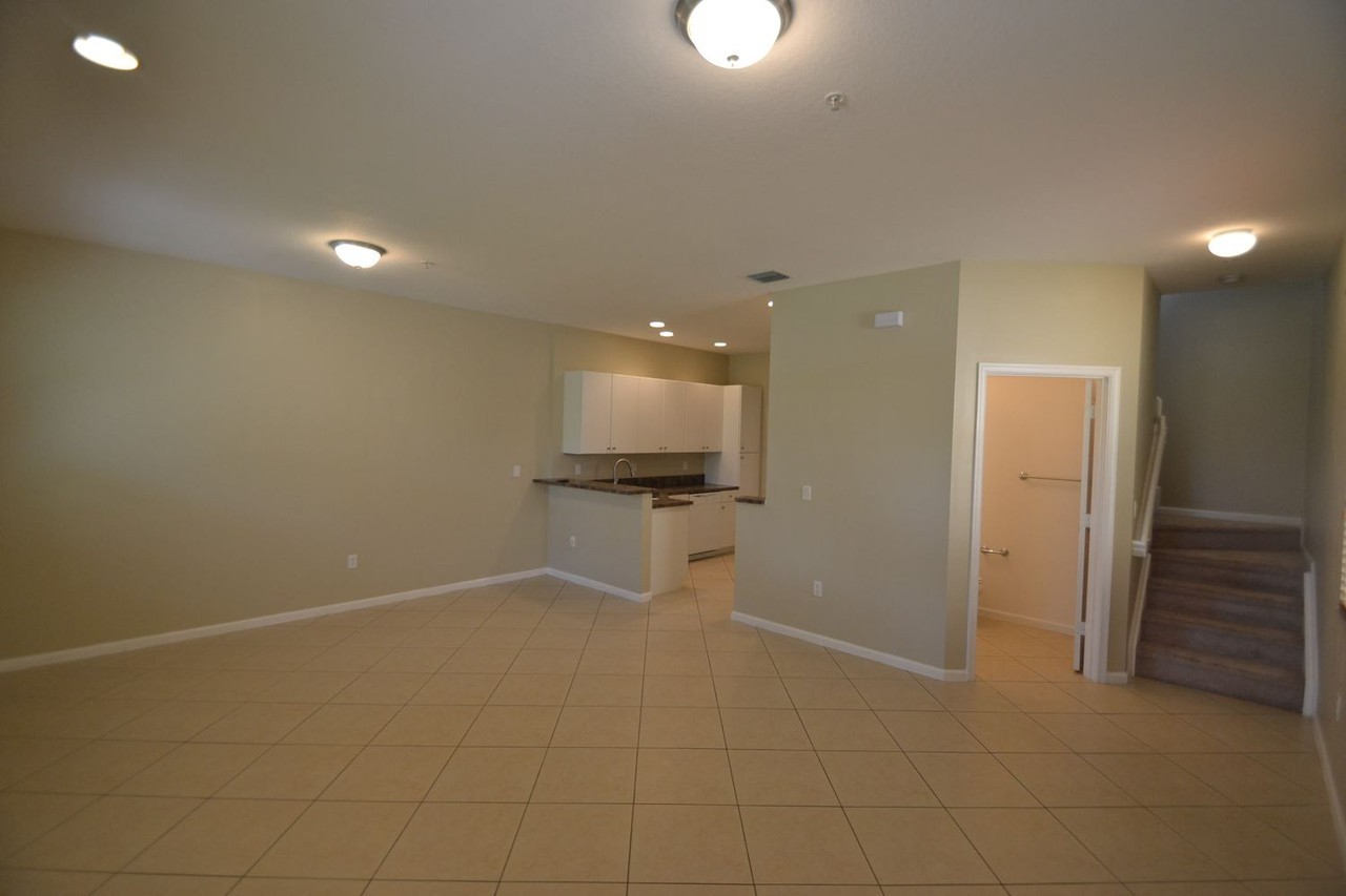 12660 Nw 32nd Ct - Photo 3 of 12