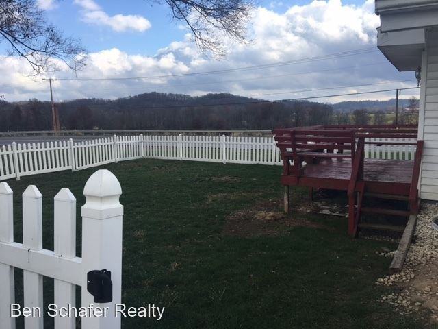 54461 Marietta Rd - Photo 2 of 10