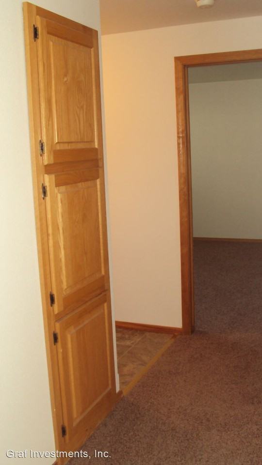 Cambridge 204 S. 81st Ave. - Photo 3 of 6