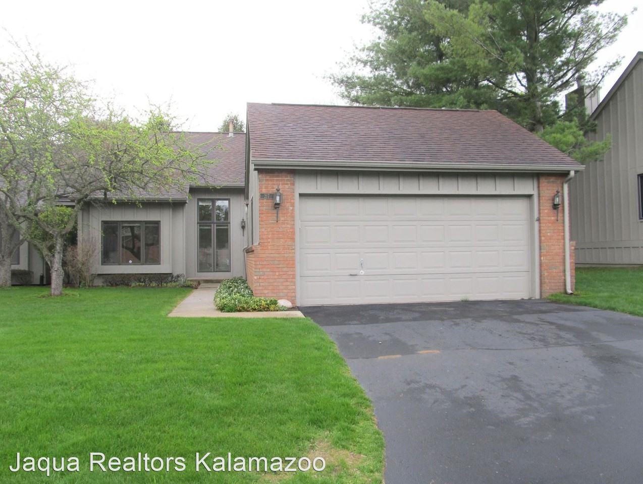 217 Raintree Cir - Photo 2 of 12