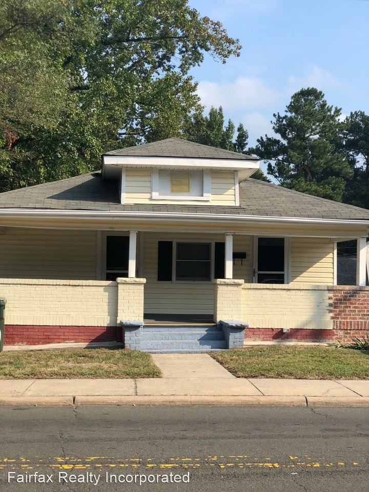301 E Lawson Street - Photo 2 of 12