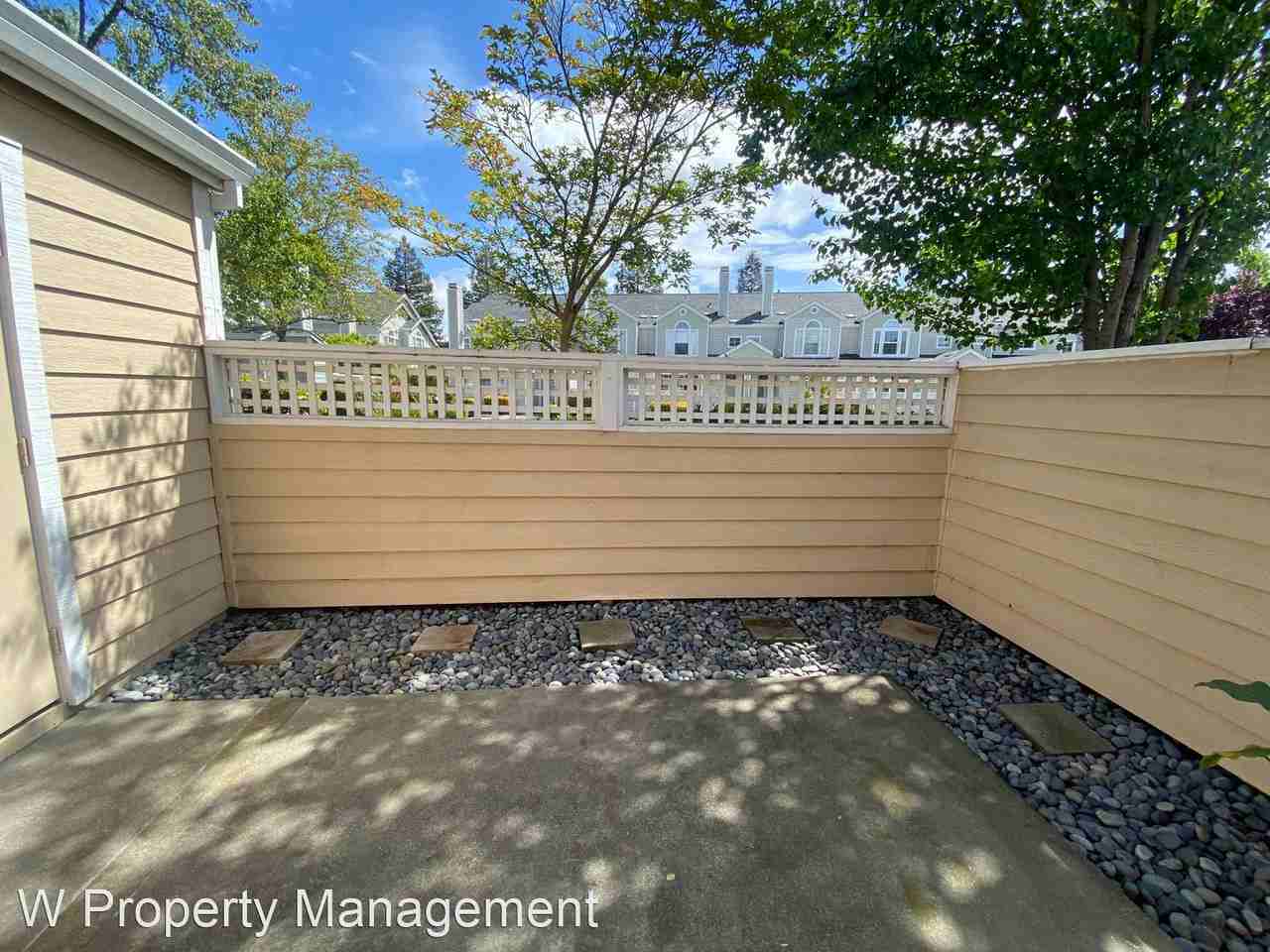 520 Laurel Grove Cir - Photo 3 of 18