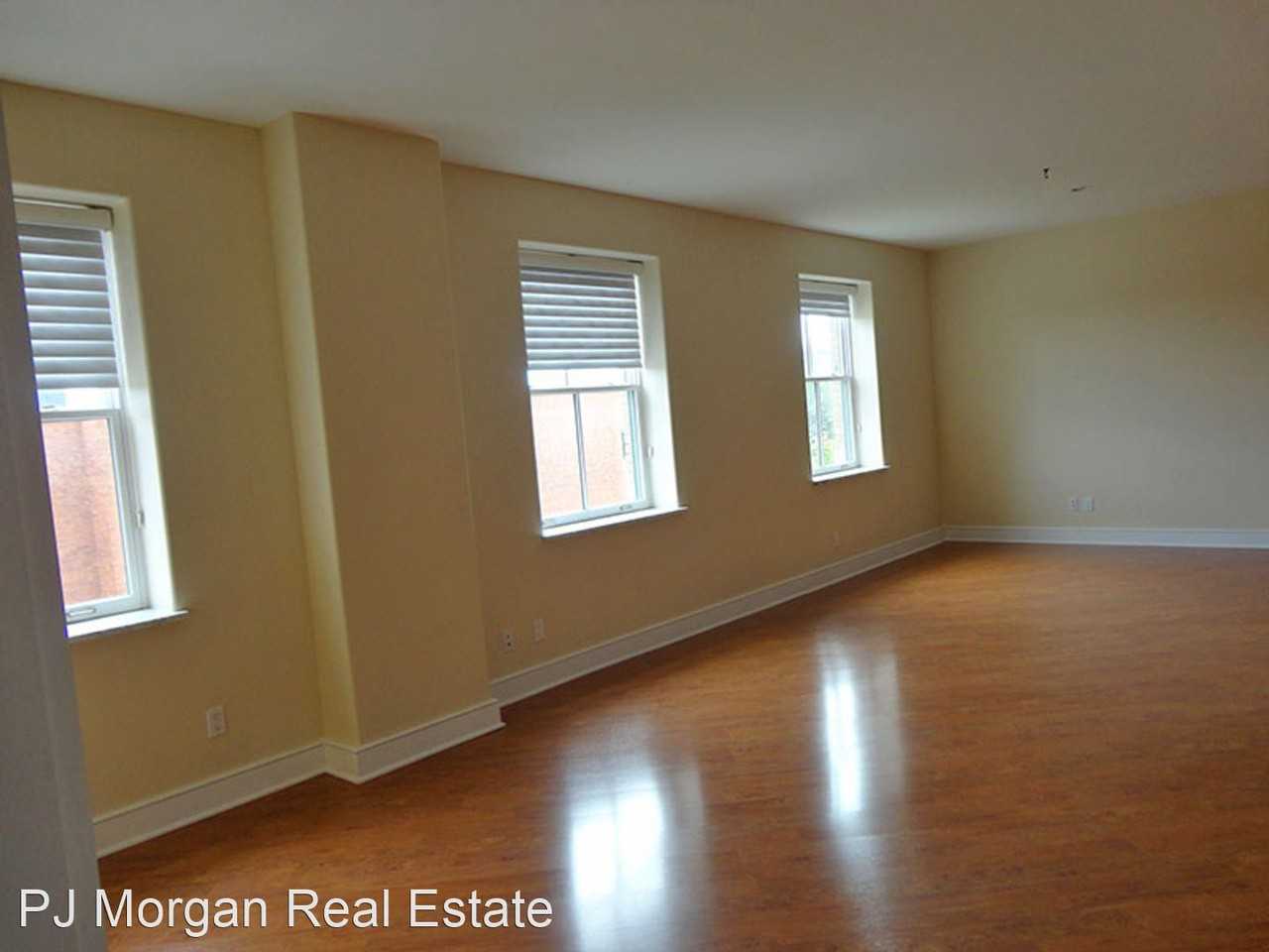 1403 Farnam St #402 - Photo 2 of 8
