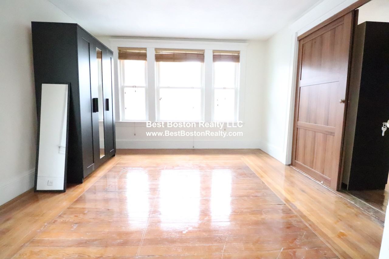 268 Boston Ave #B - Photo 4 of 10