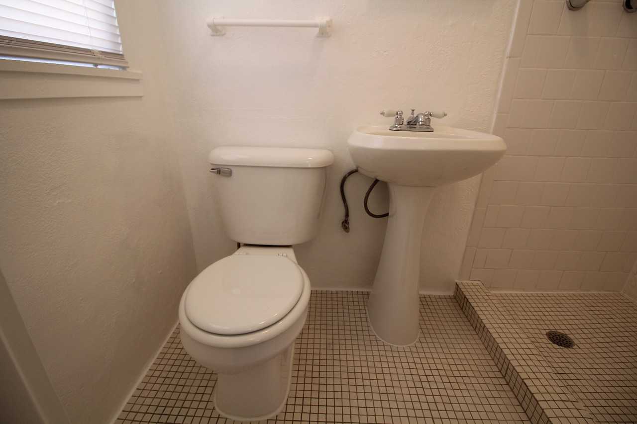 317 E Bannock St #3 - Photo 3 of 10