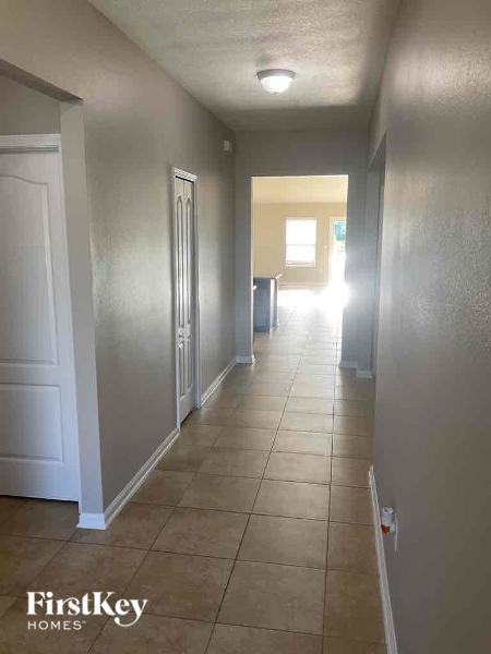 12259 Crossfield Dr - Photo 2 of 10