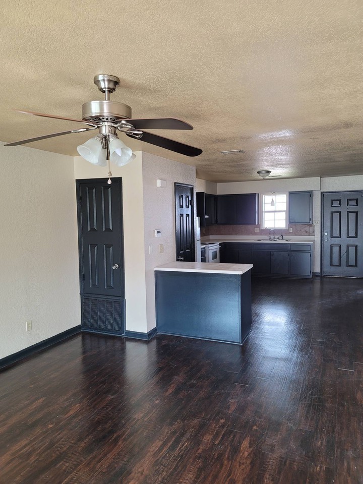1101 Vaugine St #1101A - Photo 4 of 22