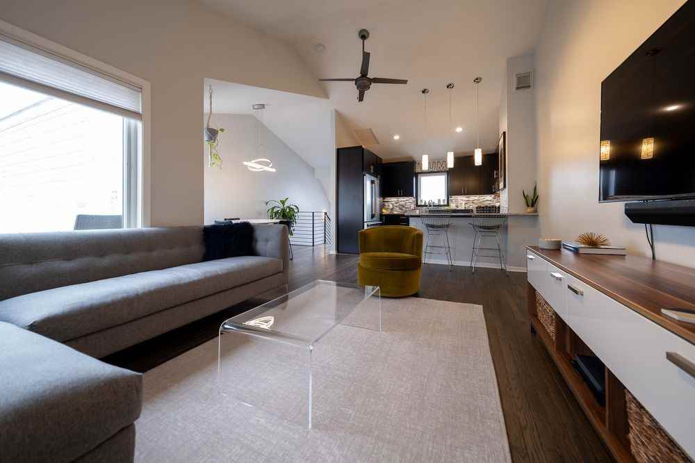 1823 New York Ave N - Photo 3 of 22