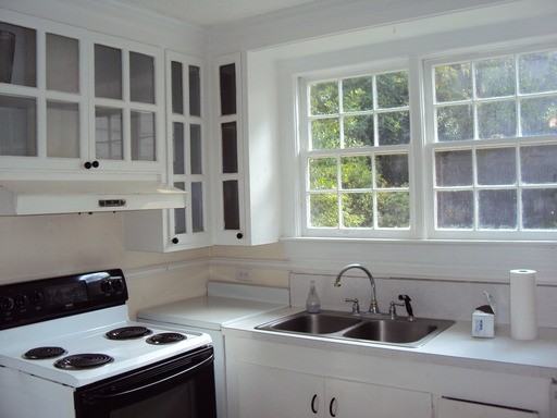 1107 Williams St - Photo 2 of 13