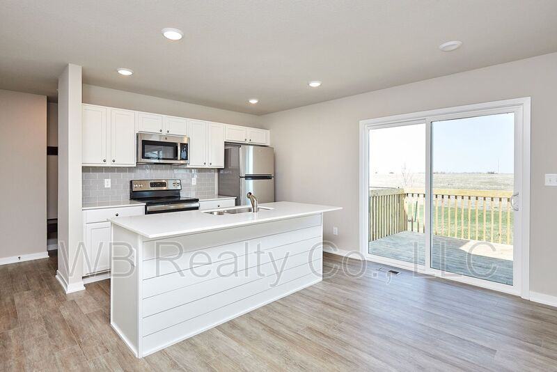 1235 Locust St - Photo 6 of 31