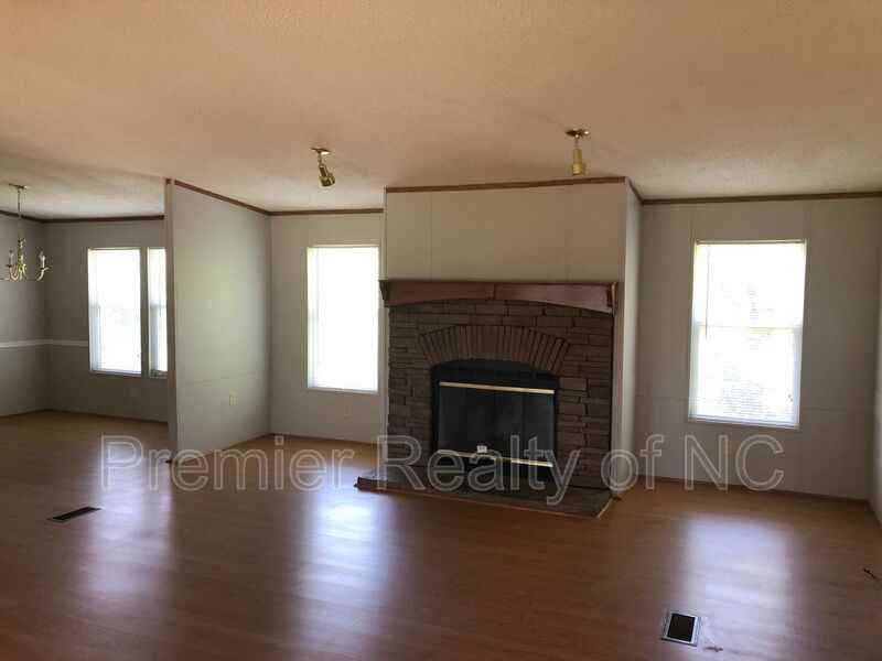 1122 Williams Rd - Photo 3 of 20