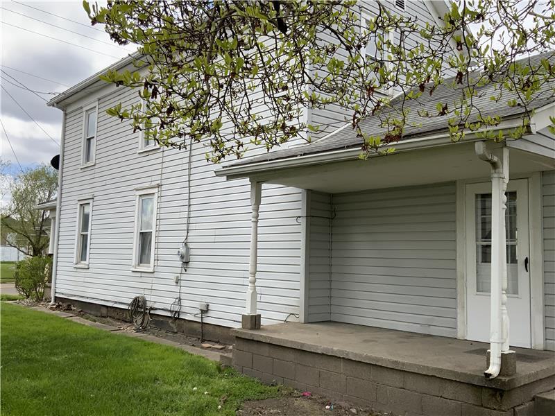 704 Trenton St - Photo 3 of 12