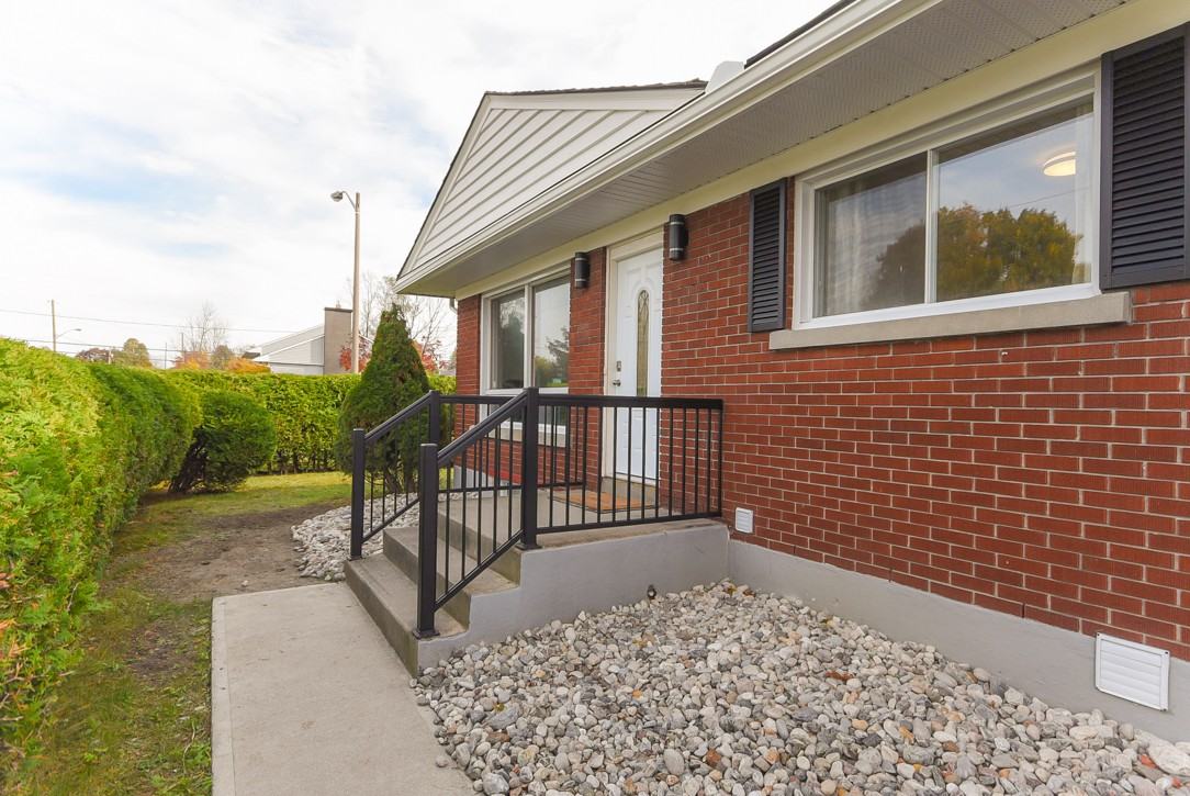 A2138 Iris Street Upper Level, Nepean Apartments 2138 A2138 Iris